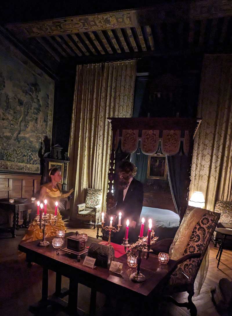 Feu-d'artifice-et-chandelles-chateau-brissac